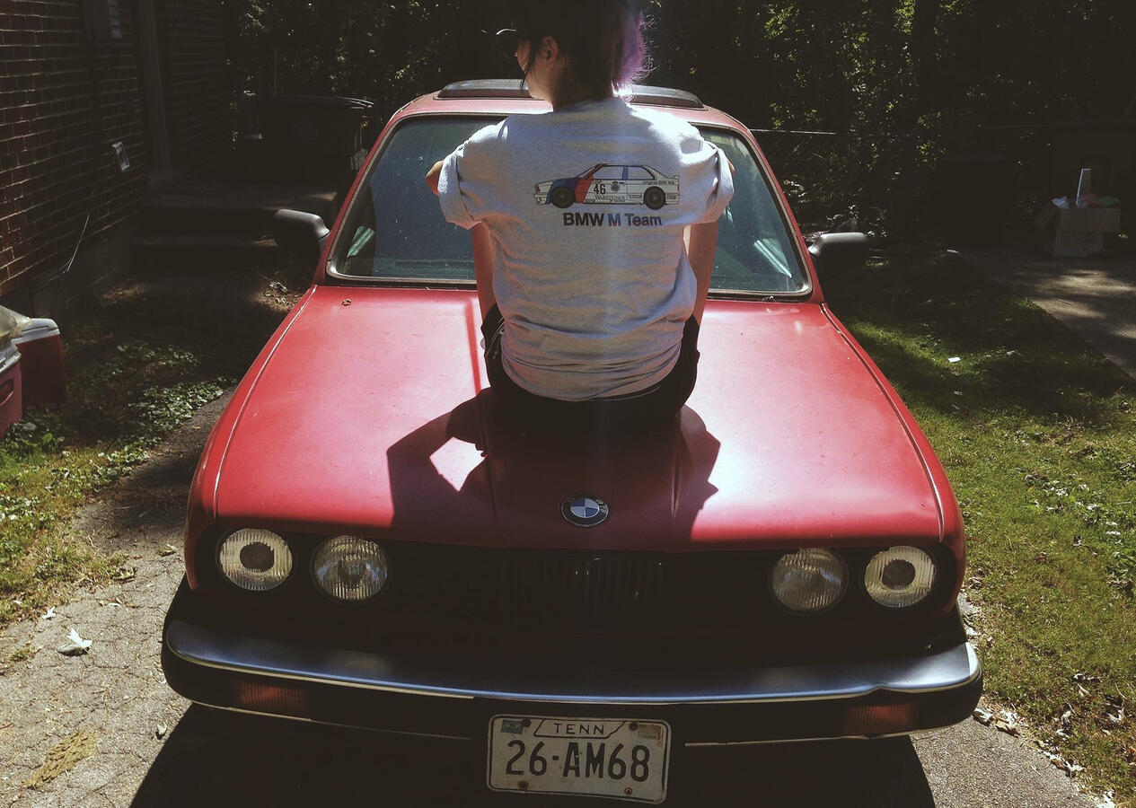 325e w/ TEAM BMW shirt